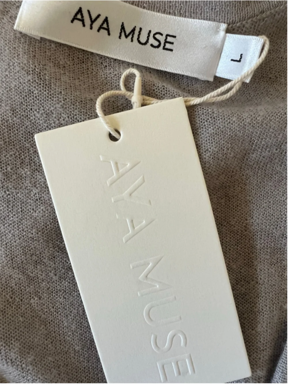 Aya Muse Gray V-Neck Sweater L Luxury Chic